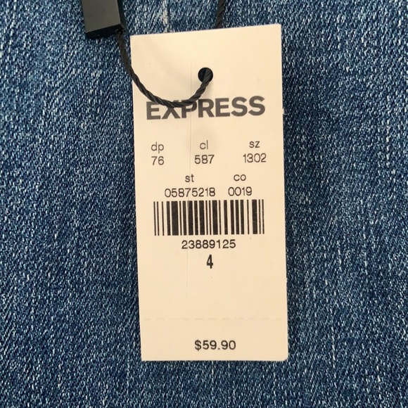 Never worn with tags, express high waisted shorts - Picture 3 of 3